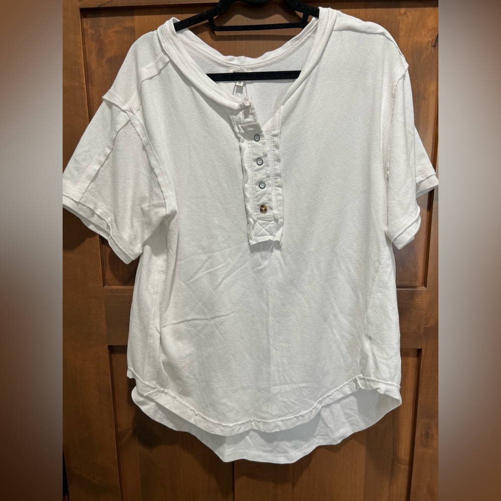 NWOT BKE Top Size Medium